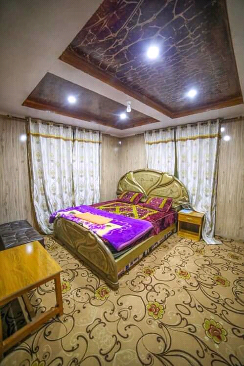 double bed room of hotel in Skardu