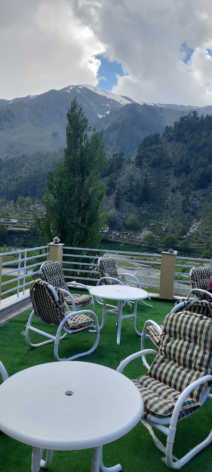 Hotel in Naran with amazing rooftop view of the valley - rozefstourism